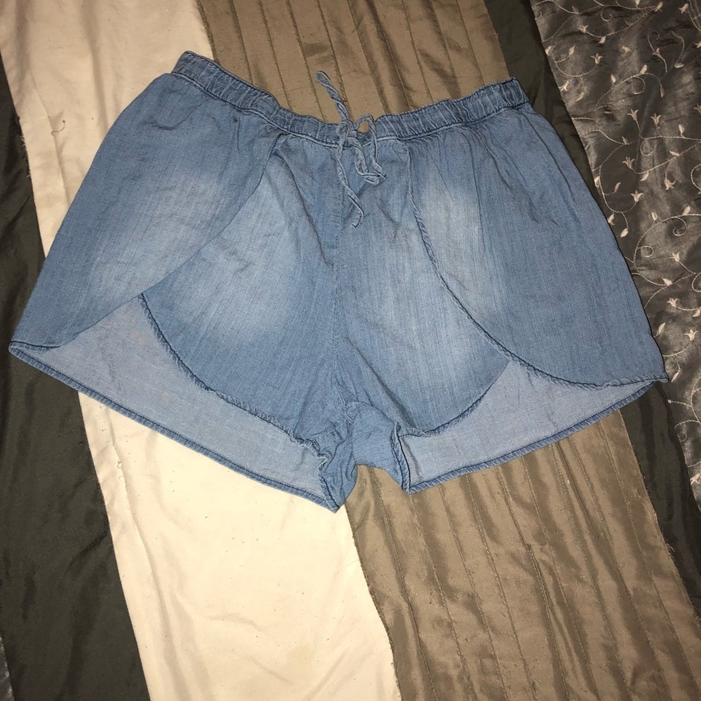 Chambray Flowly Shorts